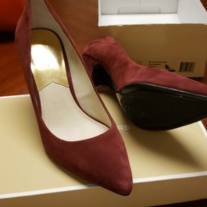 Gorgeous Fall MK pumps